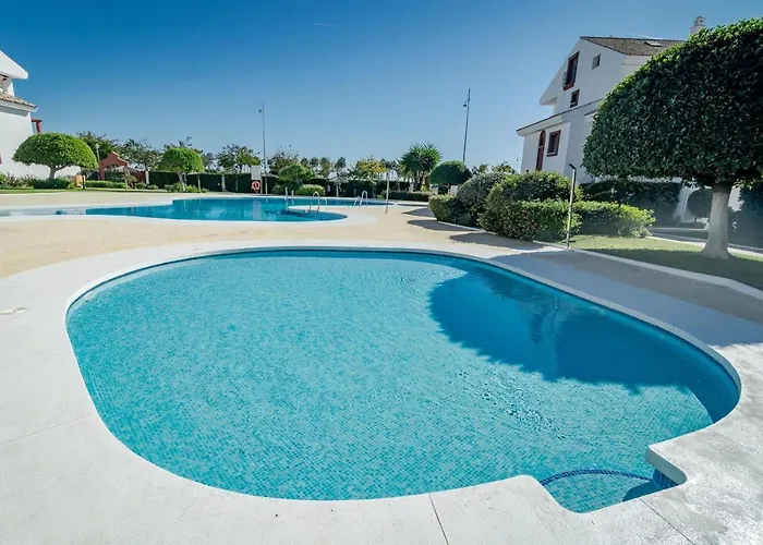 Seaside 3 Bedroom Penthouse Next To The In San Pedro 公寓 马尔韦利亚