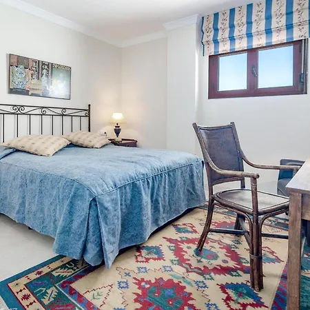 Seaside 3 Bedroom Penthouse Next To The In San Pedro Appartement *