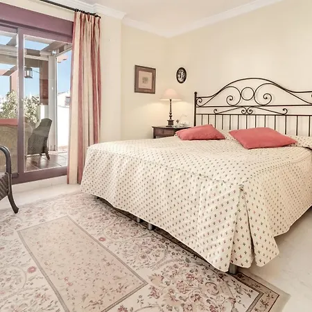 Seaside 3 Bedroom Penthouse Next To The In San Pedro Appartement