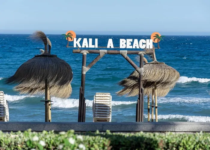 Seaside 3 Bedroom Penthouse Next To The In San Pedro Apartament *