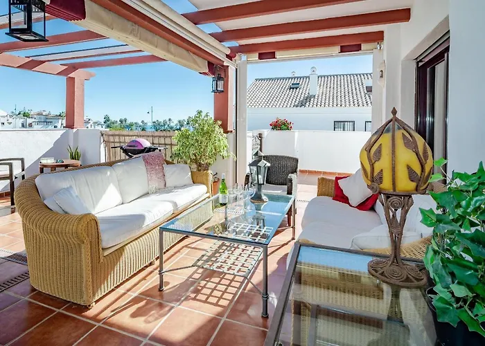 Seaside 3 Bedroom Penthouse Next To The In San Pedro マルベーリャ